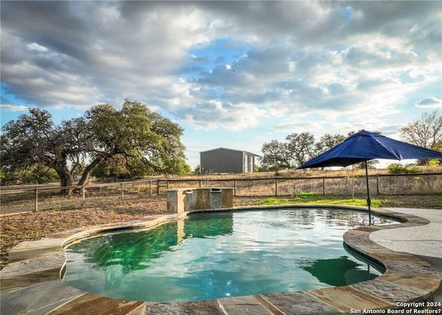 345 laguna, Bandera, TX 78003