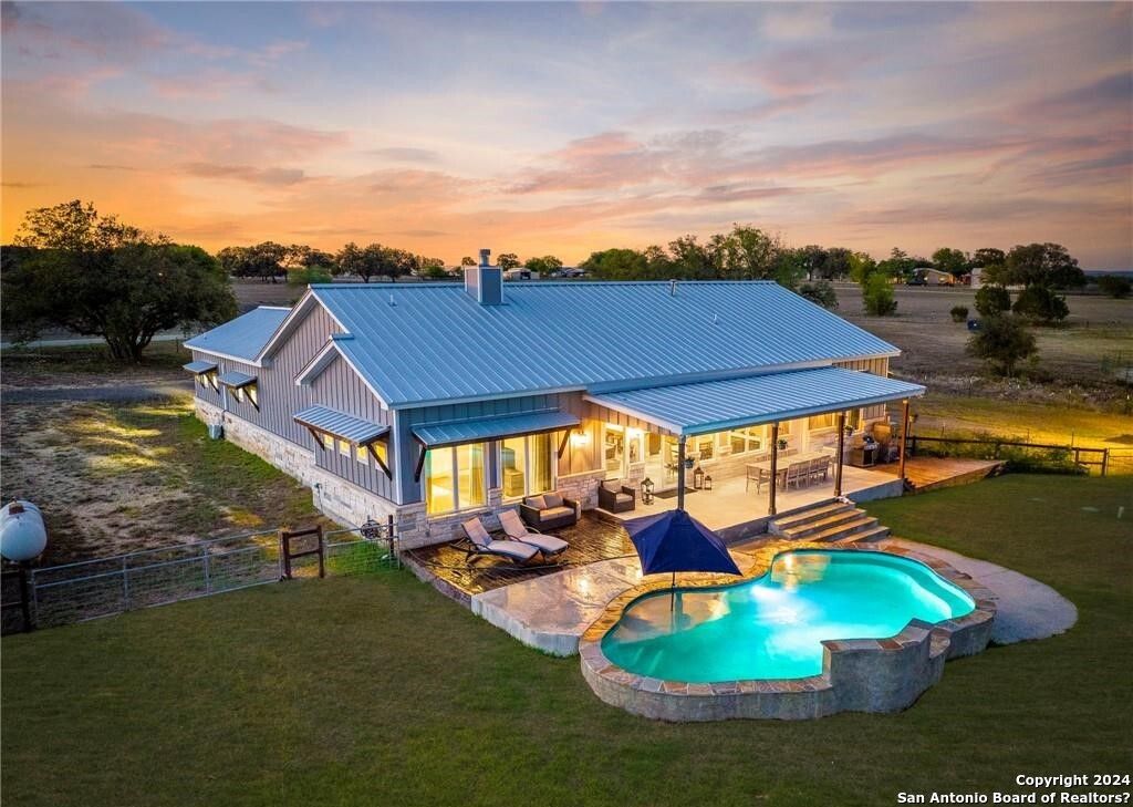 345 laguna, Bandera, TX 78003