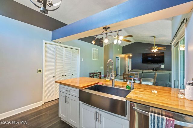 451 N Crestwood Drive, Wilmington, NC 28405