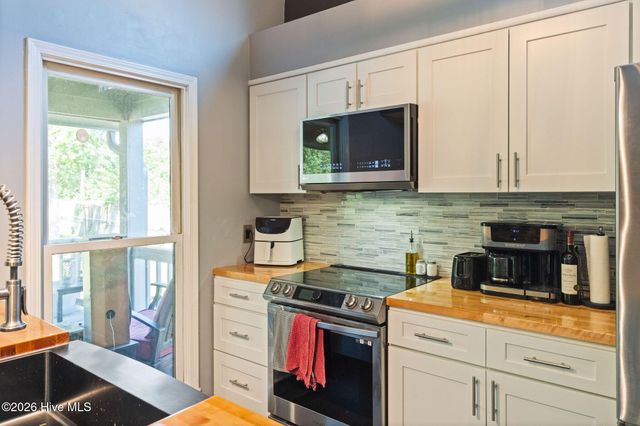 451 N Crestwood Drive, Wilmington, NC 28405