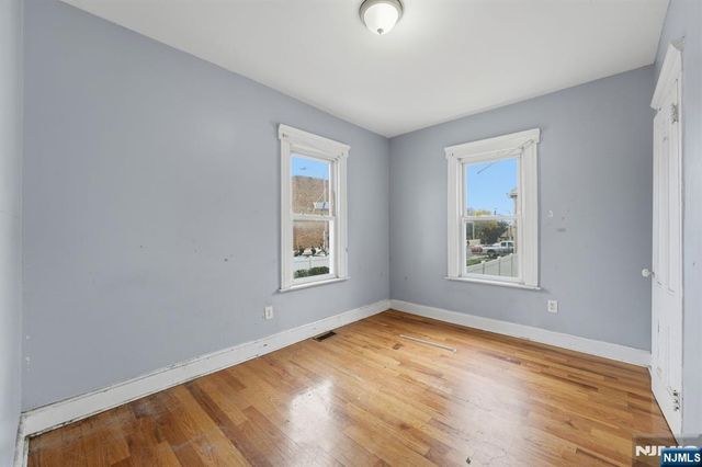 74 Hamilton Street, East Orange, NJ 07017