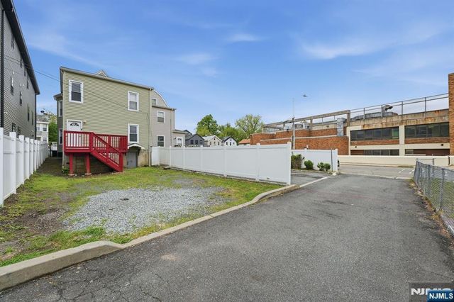 74 Hamilton Street, East Orange, NJ 07017