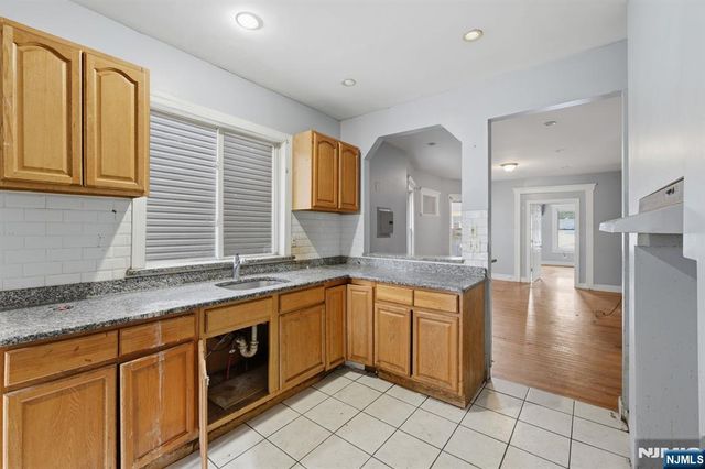 74 Hamilton Street, East Orange, NJ 07017