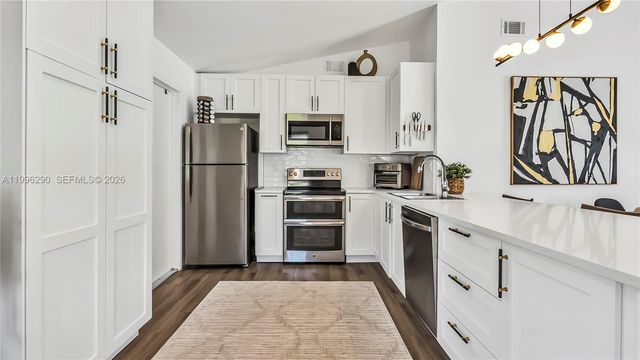 651 Shiloh Ter 651, Davie, FL 33325