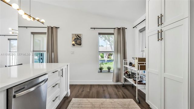 651 Shiloh Ter 651, Davie, FL 33325