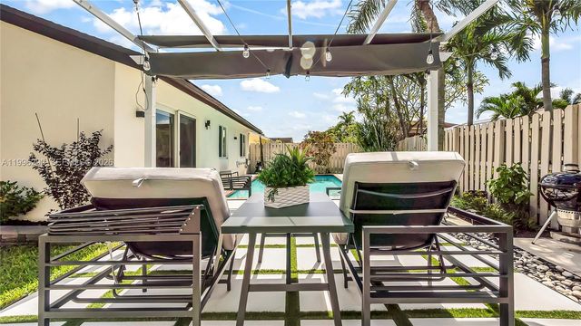 651 Shiloh Ter 651, Davie, FL 33325