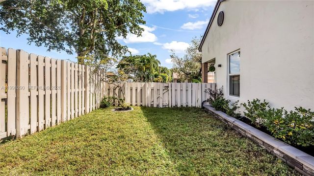 651 Shiloh Ter 651, Davie, FL 33325