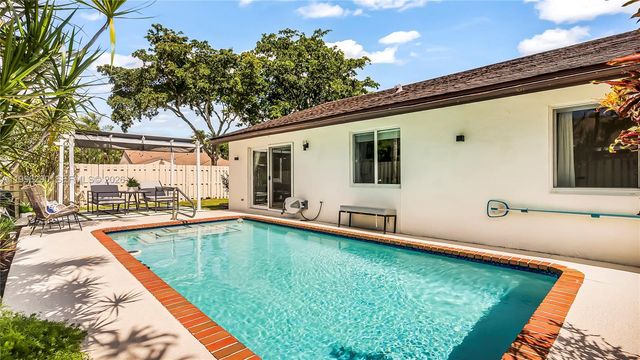 651 Shiloh Ter 651, Davie, FL 33325