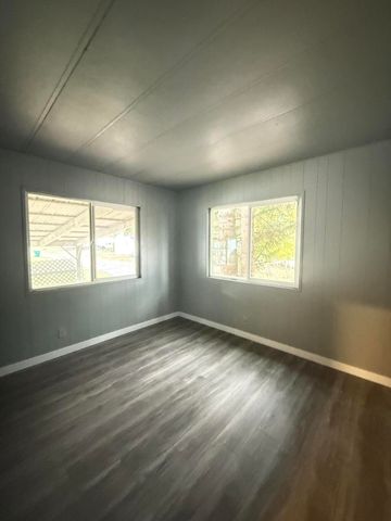 4000 Round Lake Road SPC 98, Klamath Falls, OR 97601