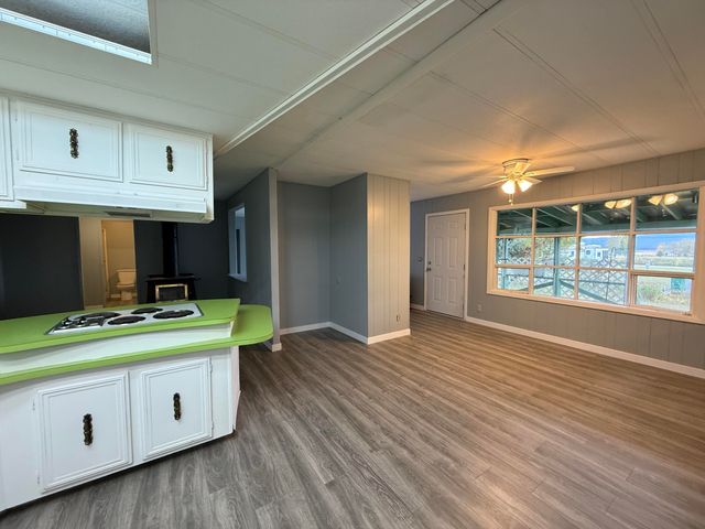 4000 Round Lake Road SPC 98, Klamath Falls, OR 97601