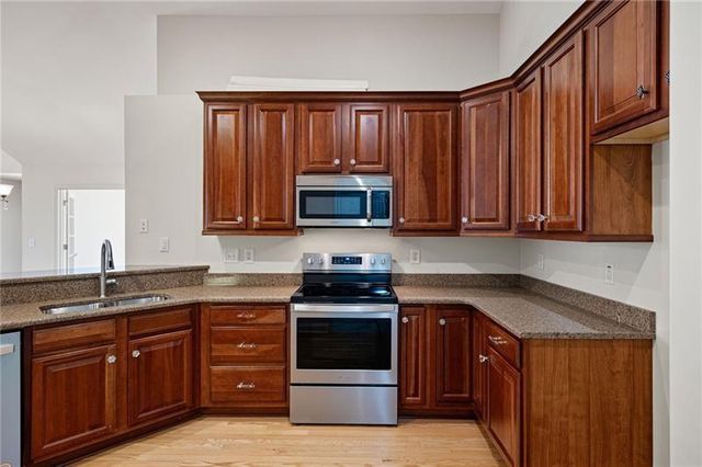 5276 Stone Village Circle 8, Kennesaw, GA 30152