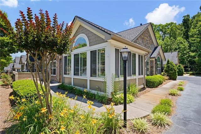 5276 Stone Village Circle 8, Kennesaw, GA 30152
