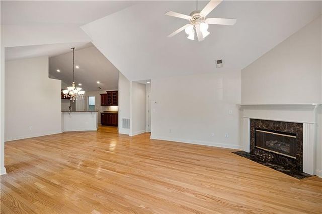 5276 Stone Village Circle 8, Kennesaw, GA 30152