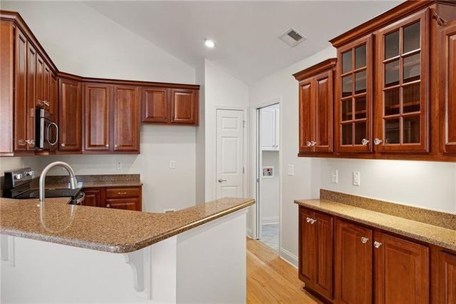 5276 Stone Village Circle 8, Kennesaw, GA 30152