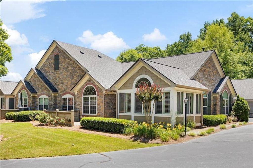 5276 Stone Village Circle 8, Kennesaw, GA 30152
