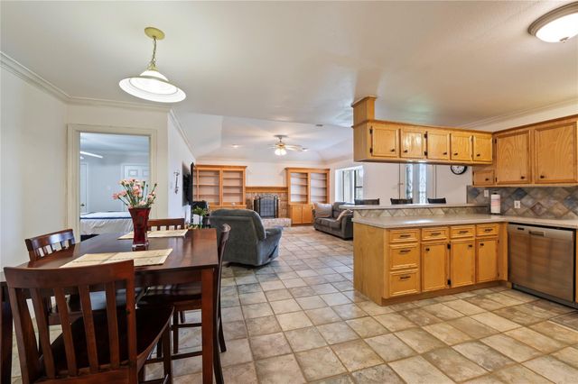 2517 Avenue L, Santa Fe, TX 77510