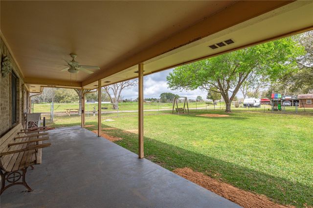 2517 Avenue L, Santa Fe, TX 77510