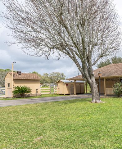 2517 Avenue L, Santa Fe, TX 77510