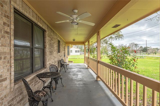 2517 Avenue L, Santa Fe, TX 77510