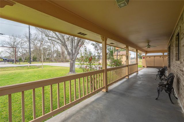 2517 Avenue L, Santa Fe, TX 77510
