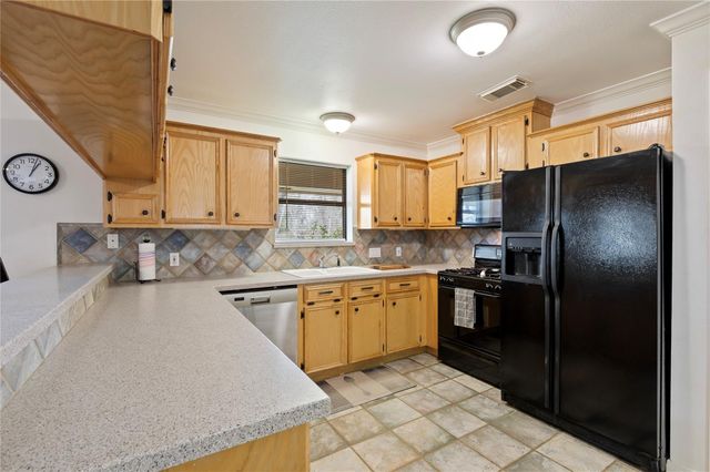 2517 Avenue L, Santa Fe, TX 77510