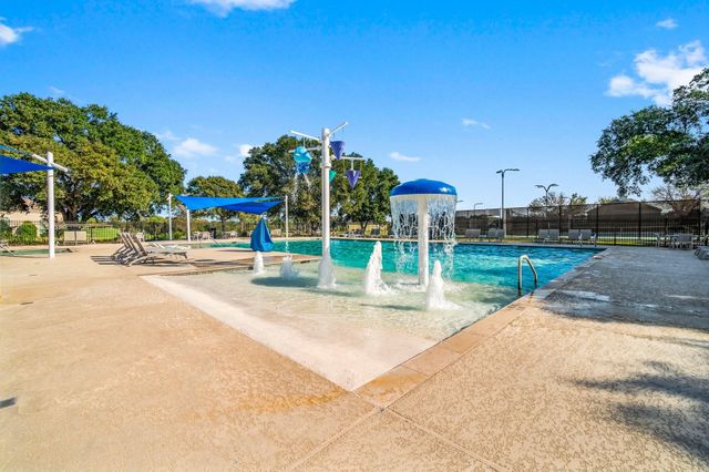 3 West Shore Lane, Montgomery, TX 77356