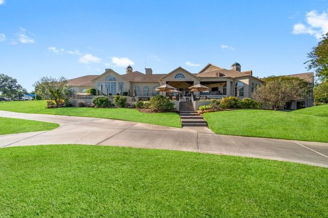 3 West Shore Lane, Montgomery, TX 77356