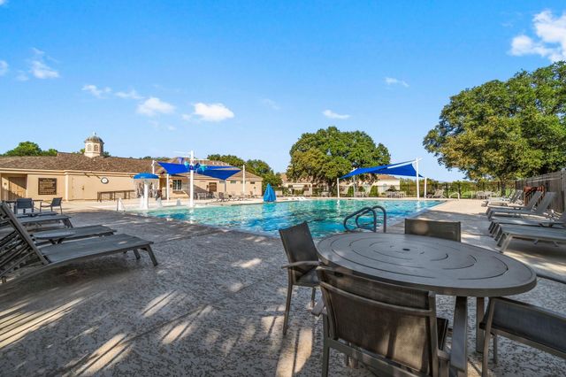 3 West Shore Lane, Montgomery, TX 77356