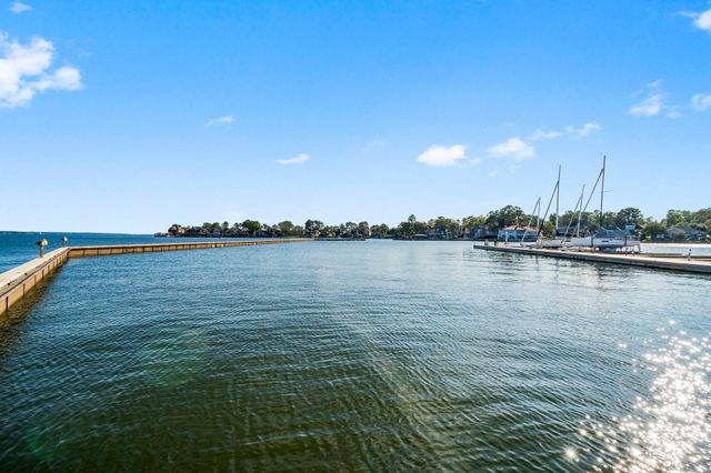 3 West Shore Lane, Montgomery, TX 77356