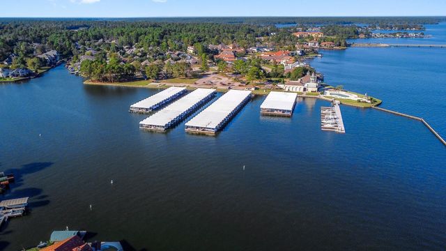 3 West Shore Lane, Montgomery, TX 77356