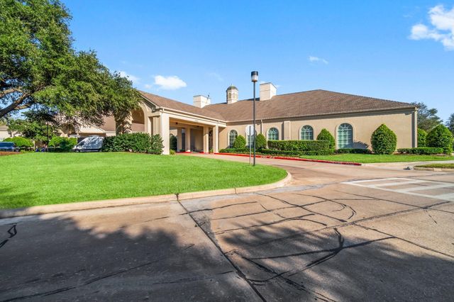 3 West Shore Lane, Montgomery, TX 77356