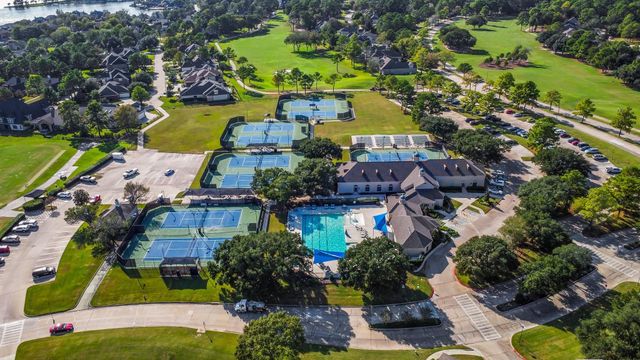 3 West Shore Lane, Montgomery, TX 77356