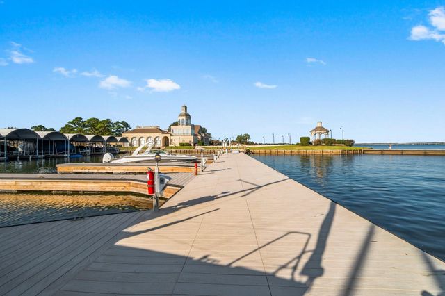 3 West Shore Lane, Montgomery, TX 77356