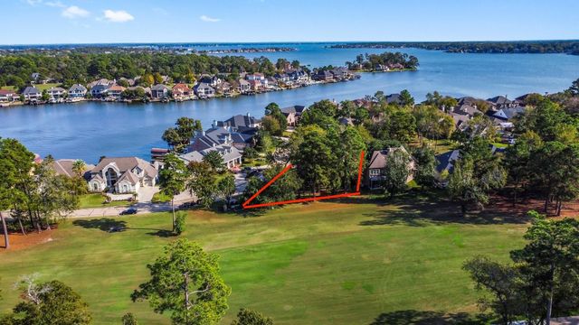 3 West Shore Lane, Montgomery, TX 77356