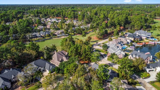 3 West Shore Lane, Montgomery, TX 77356