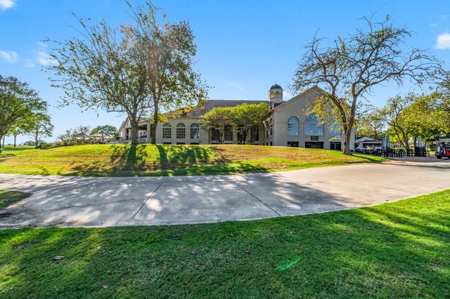 3 West Shore Lane, Montgomery, TX 77356