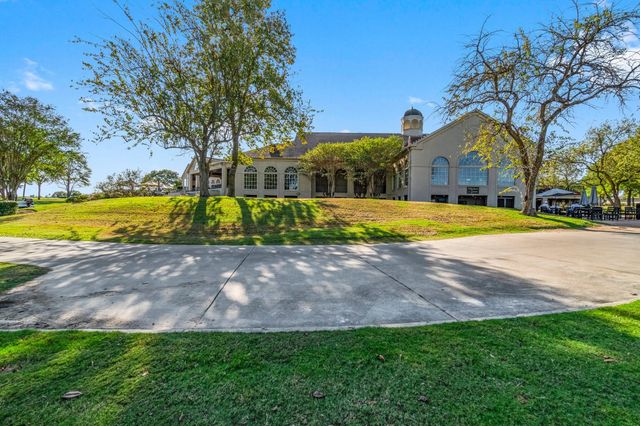 3 West Shore Lane, Montgomery, TX 77356