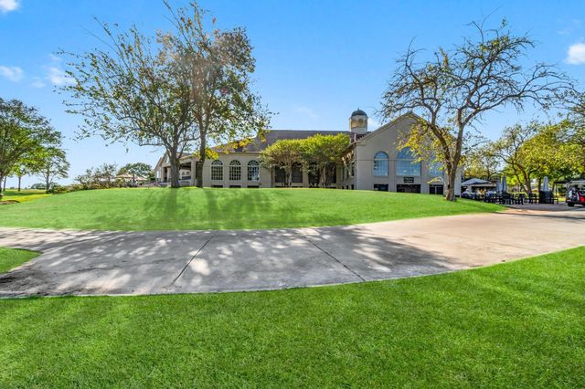 3 West Shore Lane, Montgomery, TX 77356