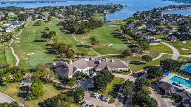 3 West Shore Lane, Montgomery, TX 77356