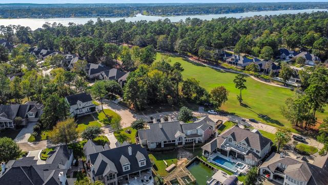 3 West Shore Lane, Montgomery, TX 77356