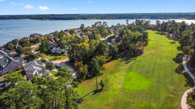 3 West Shore Lane, Montgomery, TX 77356