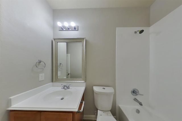 2122 Hackberry Bank Lane, Rosenberg, TX 77471