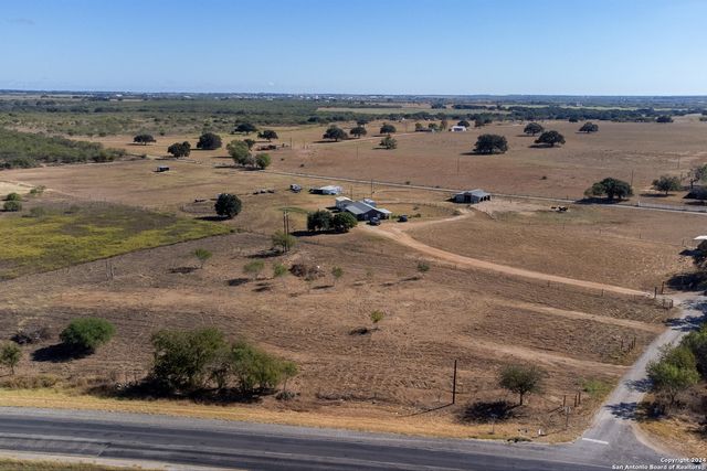 23 Duncan Rd, Leming, TX 78064