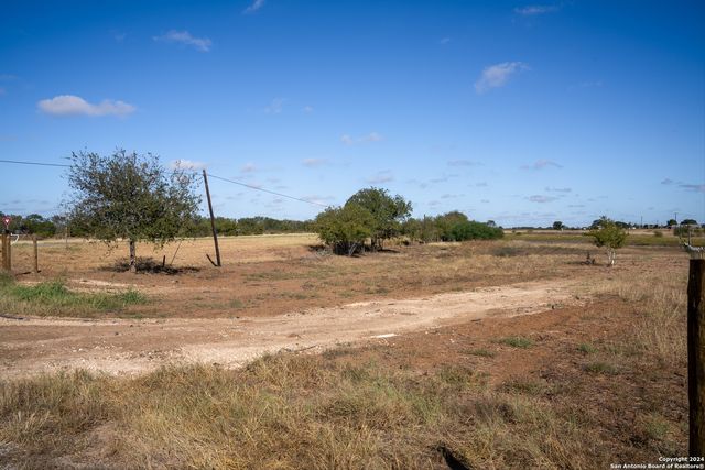 23 Duncan Rd, Leming, TX 78064
