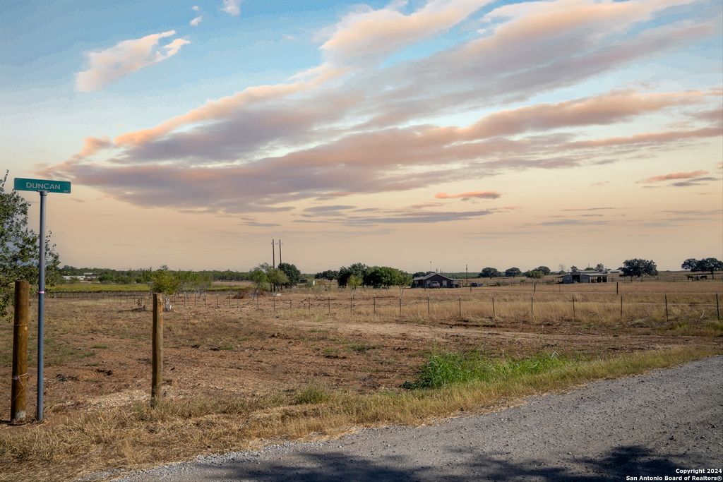 23 Duncan Rd, Leming, TX 78064