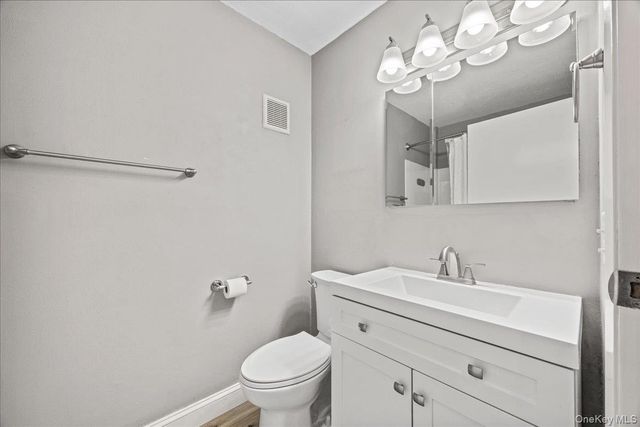 42 Richmond Boulevard 3A, Ronkonkoma, NY 11779