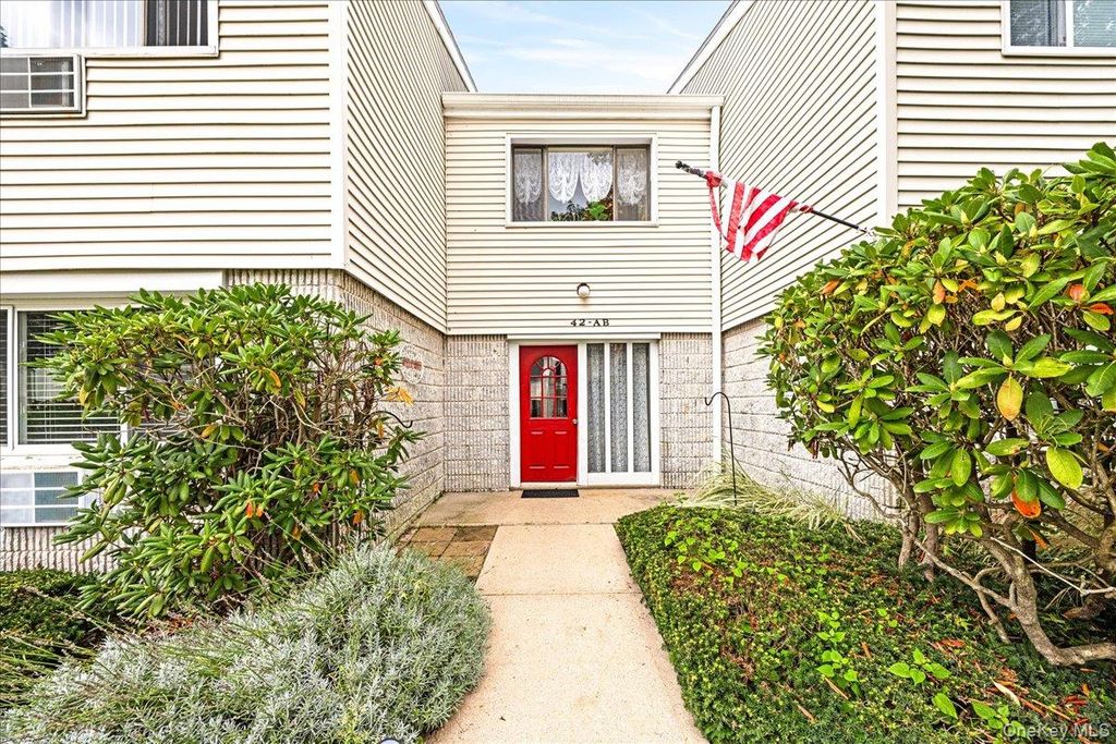42 Richmond Boulevard 3A, Ronkonkoma, NY 11779