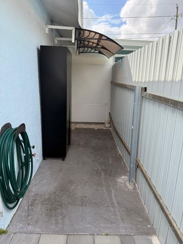 6817 Florida, Lake Worth, FL 33462