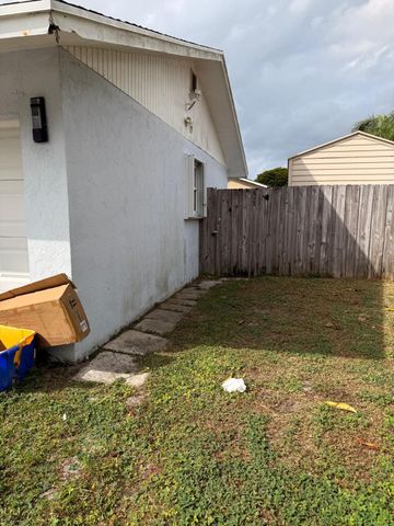 6817 Florida, Lake Worth, FL 33462