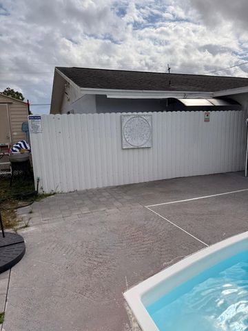 6817 Florida, Lake Worth, FL 33462